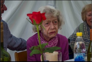 Birgit sjunger på skånska